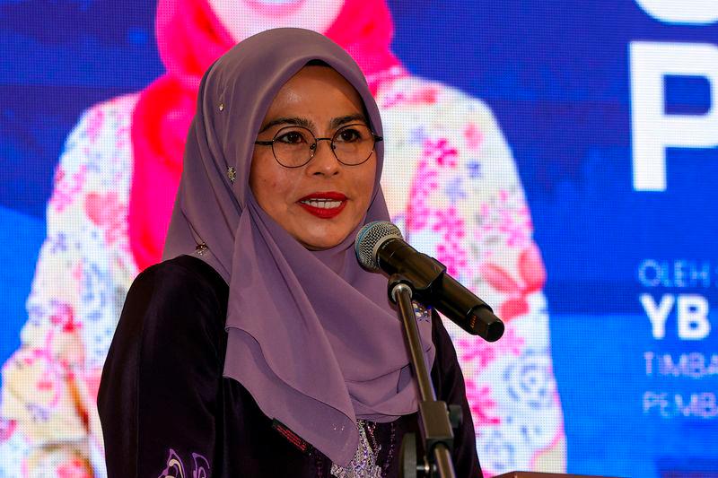Teenage girls twice as likely to experience depression - Noraini Teenage girls twice as likely to experience depression - Noraini
