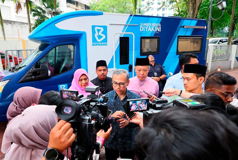 Telecommunication companies directed to resolve internet access issues on a monthly basis – Fahmi Fadzil Telecommunication companies directed to resolve internet access issues on a monthly basis – Fahmi Fadzil