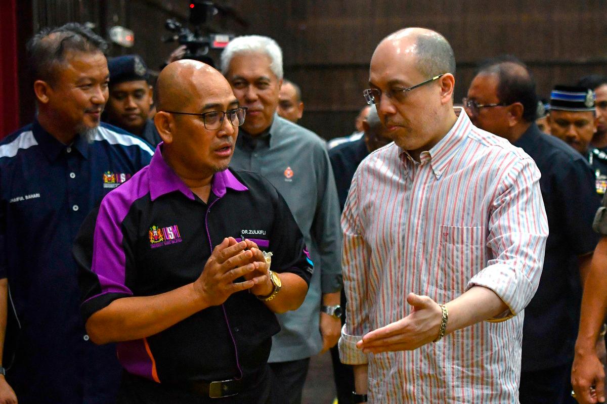 Tengku Mahkota Kelantan berkenan kurnia 30 kerusi roda kepada OKU