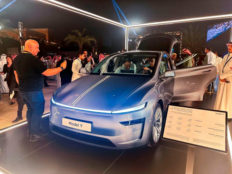 Tesla suspends taking new orders for Model S and Model X on Chinese website Tesla suspends taking new orders for Model S and Model X on Chinese website
