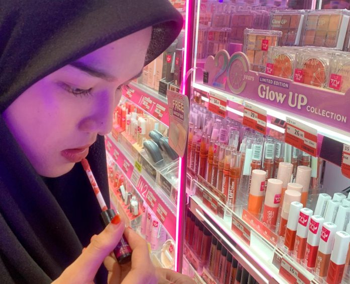 Think twice before using makeup testers Think twice before using makeup testers