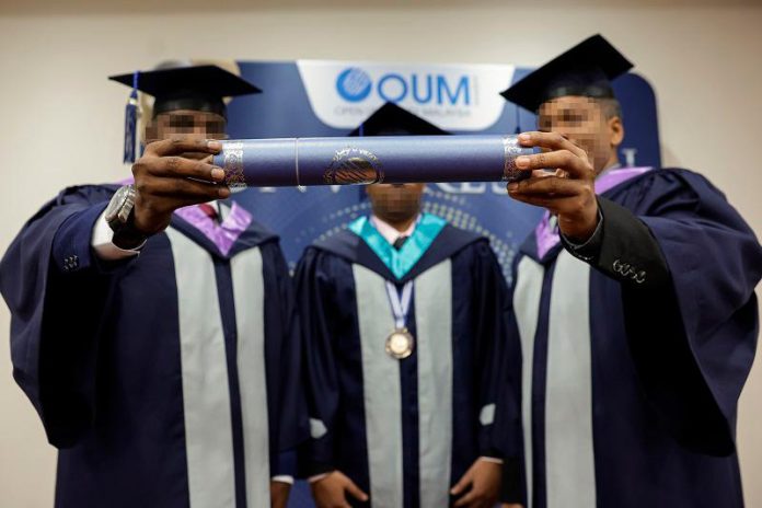 Three Kajang inmates achieve academic success