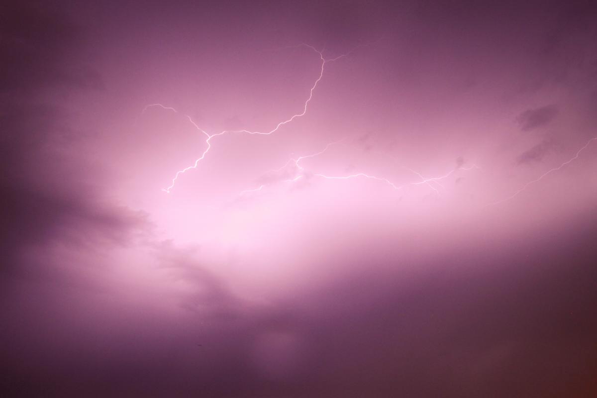 Thunderstorm and heavy rain warning for 10 Malaysian states until 6 pm Thunderstorm and heavy rain warning for 10 Malaysian states until 6 pm