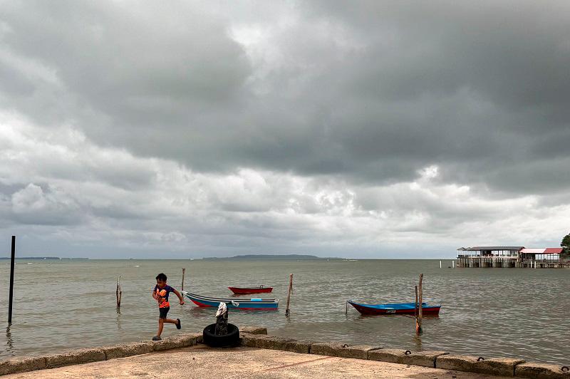Thunderstorms in four states and Labuan until this afternoon
