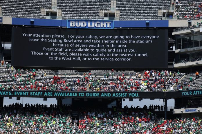 Thunderstruck: After heat, Club World Cup weathers storms and threat of lightning