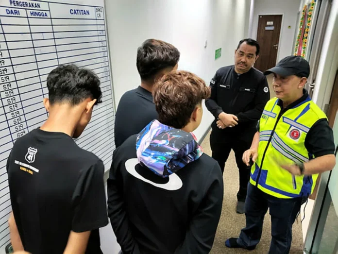 Tiga lelaki ditahan AADK positif ganja selepas konvoi dari Thailand