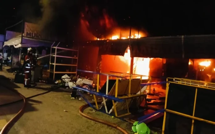 Toy_shop_owner_loses_nearly_RM1_million_in_Kuala_Terengganu_fire Toy shop owner loses nearly RM1 million in Kuala Terengganu fire