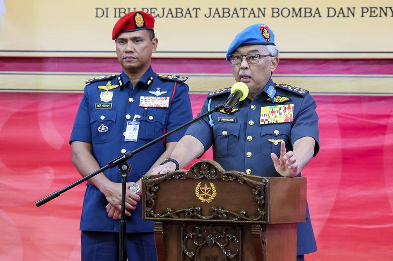 Traders, PBTs need to be responsible in carrying out their roles - Pahang Sultan Traders, PBTs need to be responsible in carrying out their roles - Pahang Sultan