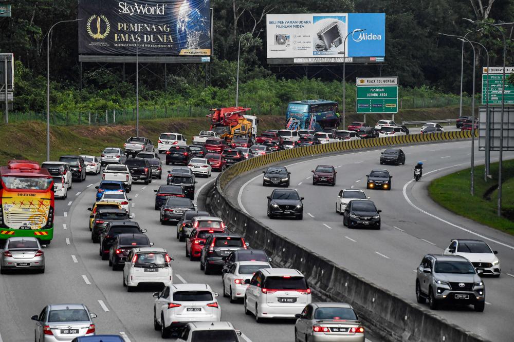 Traffic slow but under control on several major highways Traffic slow but under control on several major highways