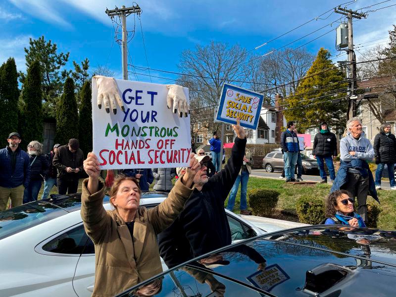 Trump administration cuts thousands off from Social Security