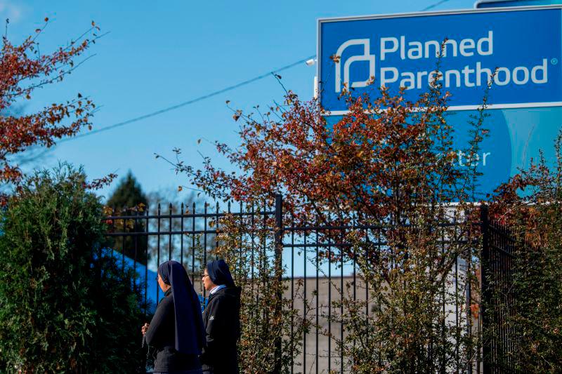 Trump administration to freeze family-planning funds for Planned Parenthood Trump administration to freeze family-planning funds for Planned Parenthood
