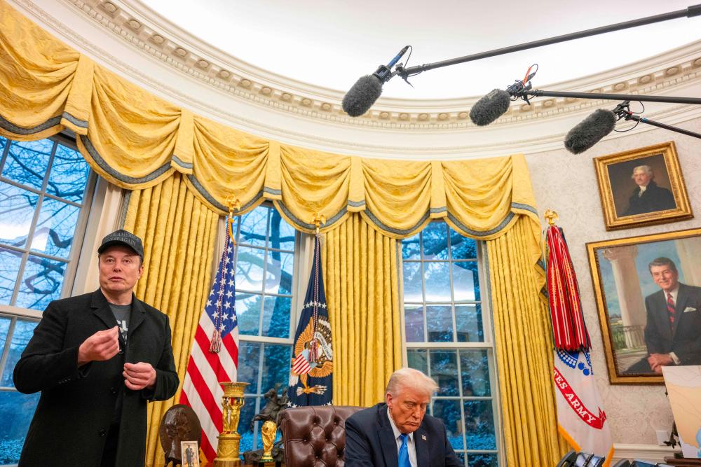 Trump blasts judges, fueling fear of constitutional clash Trump blasts judges, fueling fear of constitutional clash