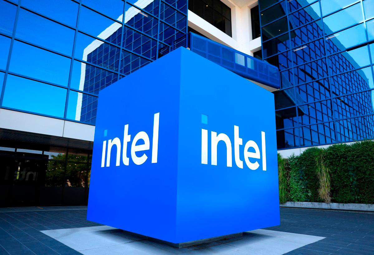 Trump demands Intel CEO resign over China ties Trump demands Intel CEO resign over China ties