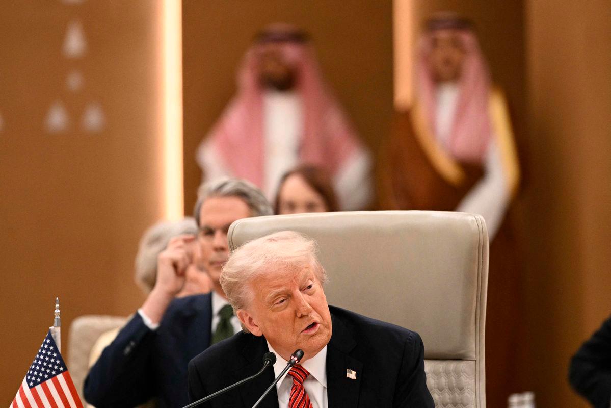 Trump floats cutting China tariffs to 80% ahead of trade talks Trump floats cutting China tariffs to 80% ahead of trade talks