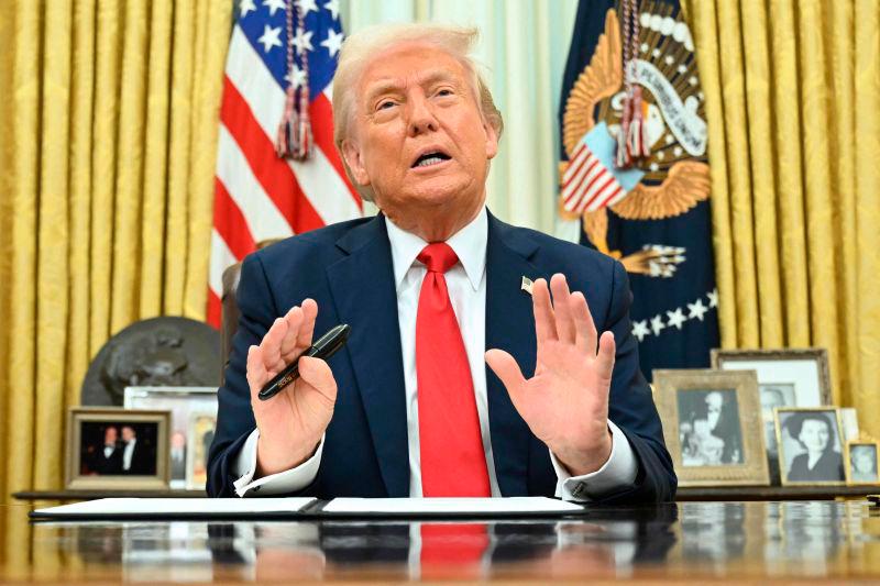 Trump says Americans want him to run yet again