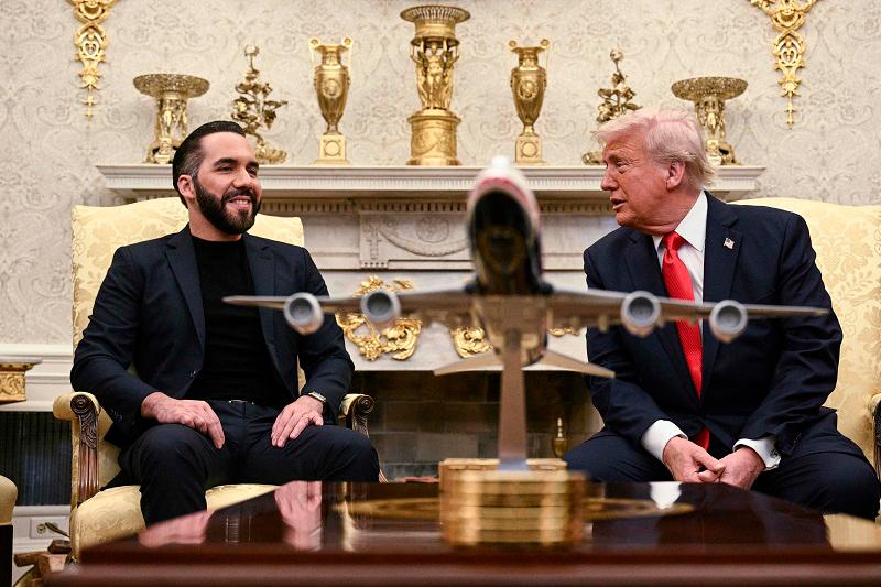 Trump says would ‘love’ to send US citizens to El Salvador jail Trump says would ‘love’ to send US citizens to El Salvador jail
