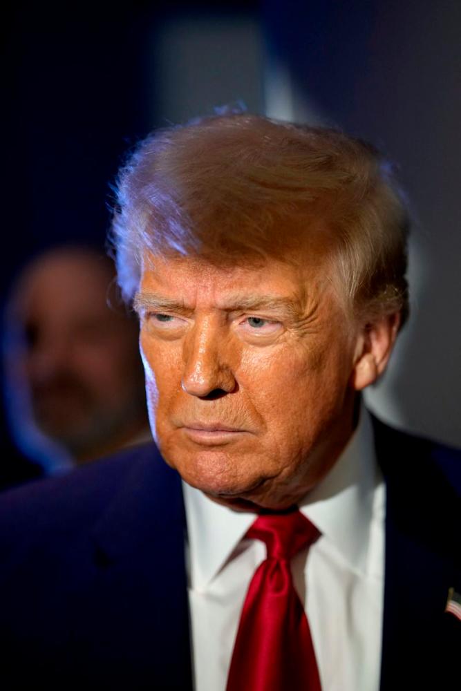 Trump tariffs provoke world condemnation and fears of a $2,300 iPhone Trump tariffs provoke world condemnation and fears of a $2,300 iPhone