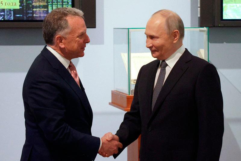 Trump tells Russia to ‘get moving’ on Ukraine as Witkoff meets Putin Trump tells Russia to ‘get moving’ on Ukraine as Witkoff meets Putin