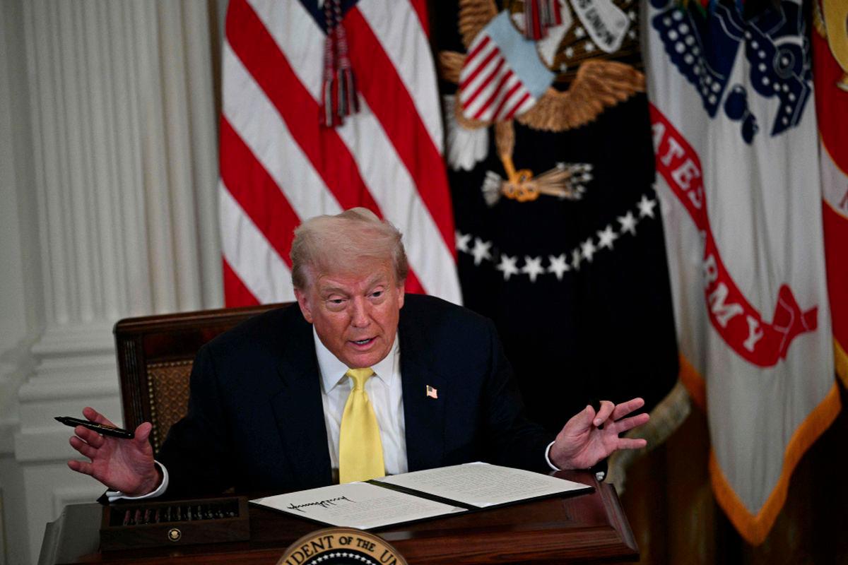 Trump to build largest US migrant center on Texas base Trump to build largest US migrant center on Texas base