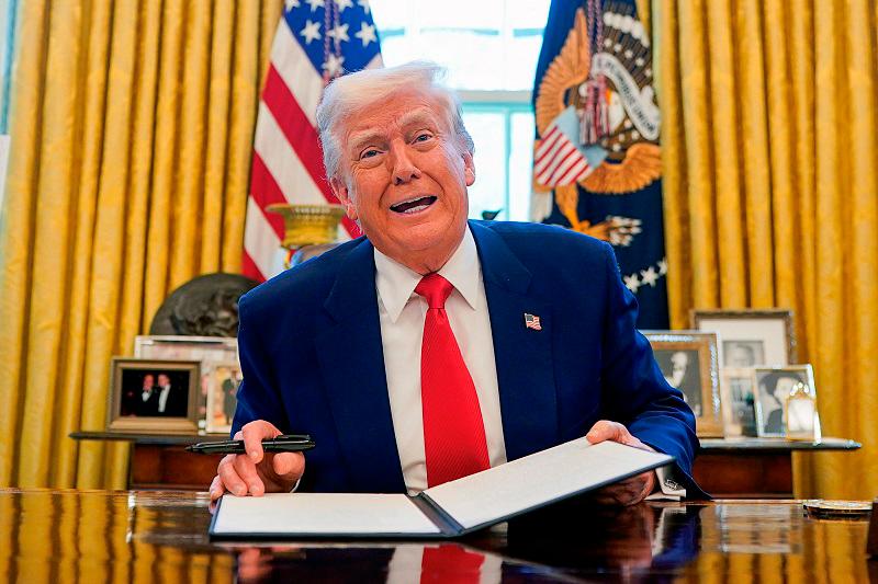 Trump to lift water curbs to ‘make America’s showers great again’ Trump to lift water curbs to ‘make America’s showers great again’