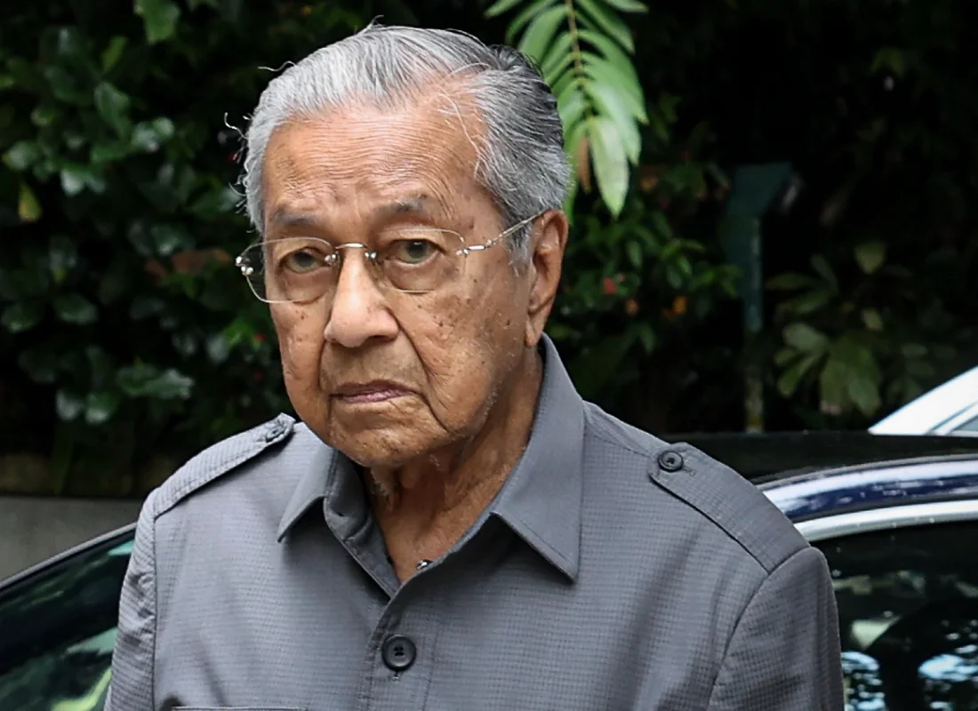 Tun_Dr_Mahathir_continues_recovery_from_hip_fracture_at_IJN Tun Dr Mahathir continues recovery from hip fracture at IJN