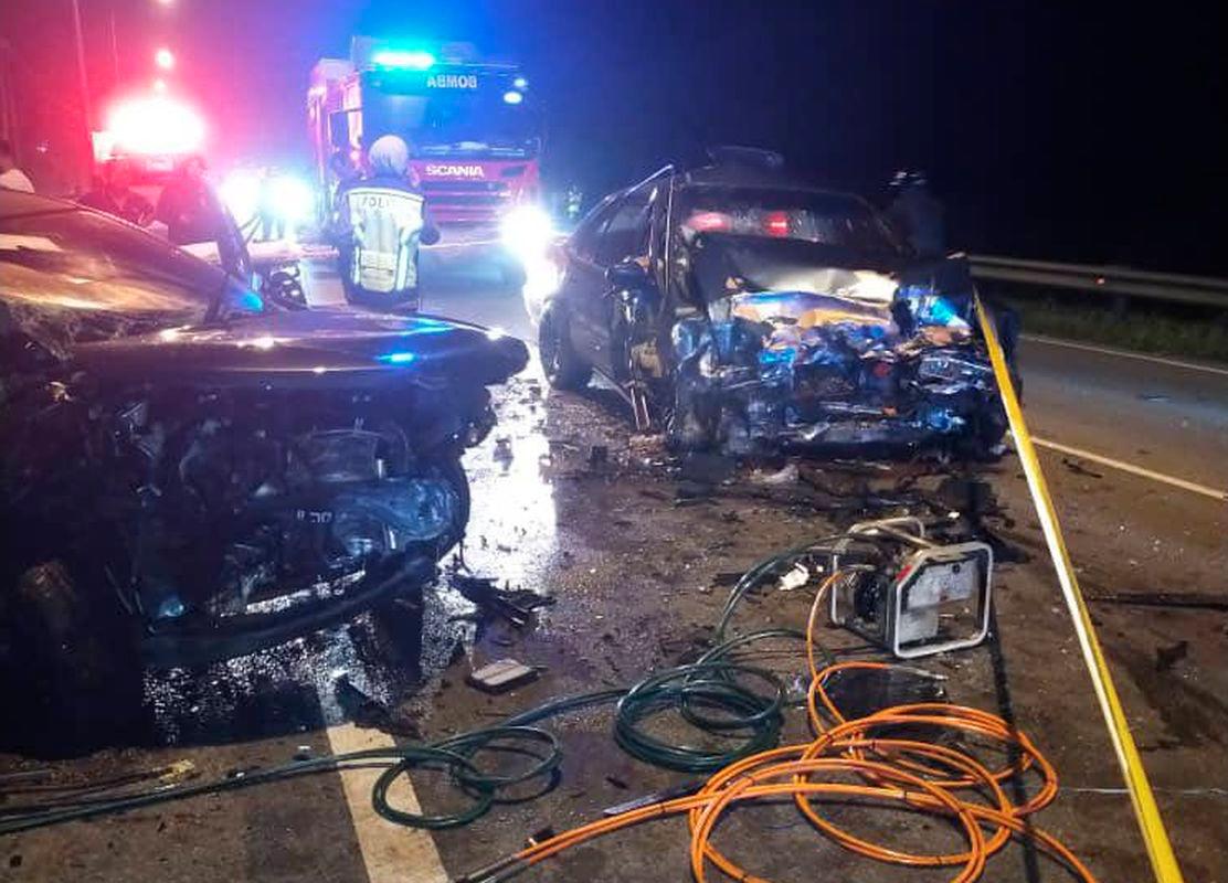 Two killed, one injured in head-on crash in Machang Two killed, one injured in head-on crash in Machang