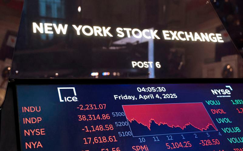 US stocks plunge, extending selloff on escalating trade war