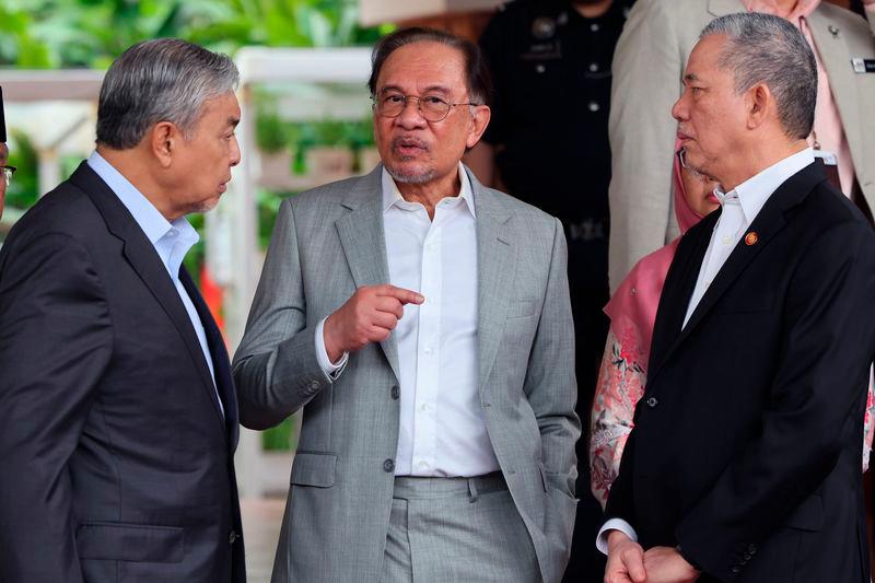 US tariffs: Malaysia, ASEAN need to establish an agreement to strengthen negotiation foundation -- Anwar US tariffs: Malaysia, ASEAN need to establish an agreement to strengthen negotiation foundation -- Anwar