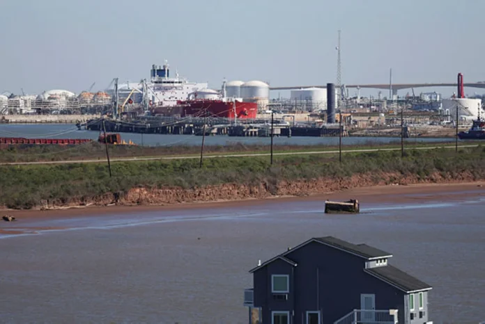 US sells Venezuelan oil at 30% higher price than before Maduro capture