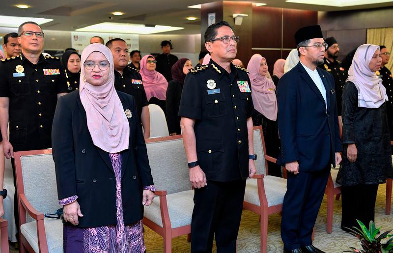 UiTM appoints MACC chief Azam Baki as Adjunct Professor UiTM appoints MACC chief Azam Baki as Adjunct Professor