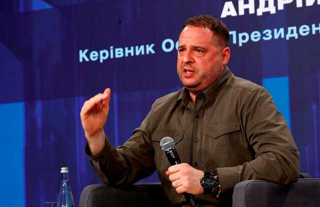 Ukraine peace talks discussed by Zelenskiy aide with US official