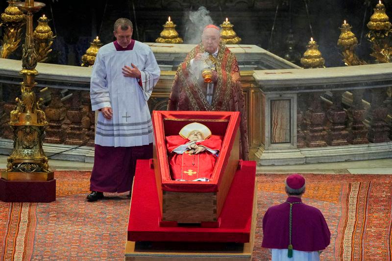 Vatican declares nine days of mourning for pope from Saturda Vatican declares nine days of mourning for pope from Saturda