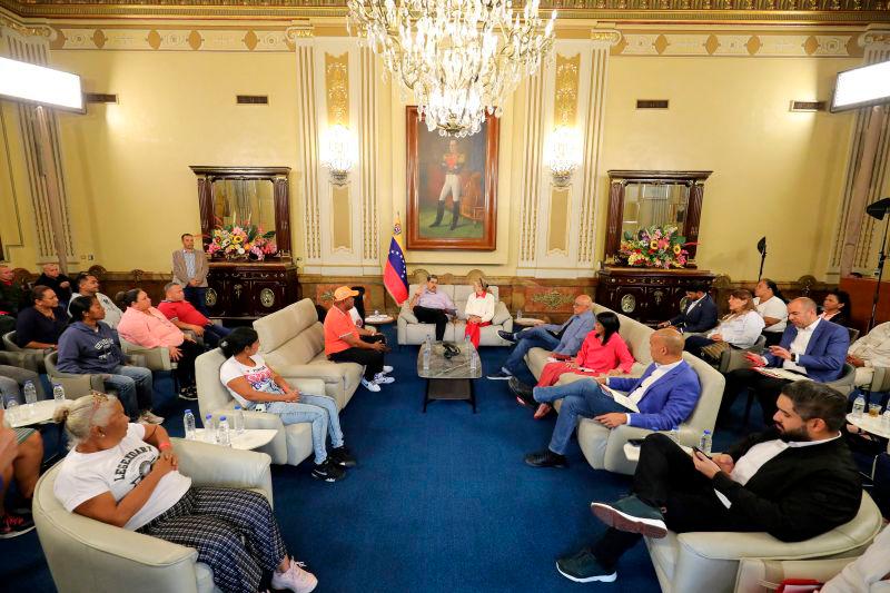 Venezuela agrees to again accept US deportation flights Venezuela agrees to again accept US deportation flights