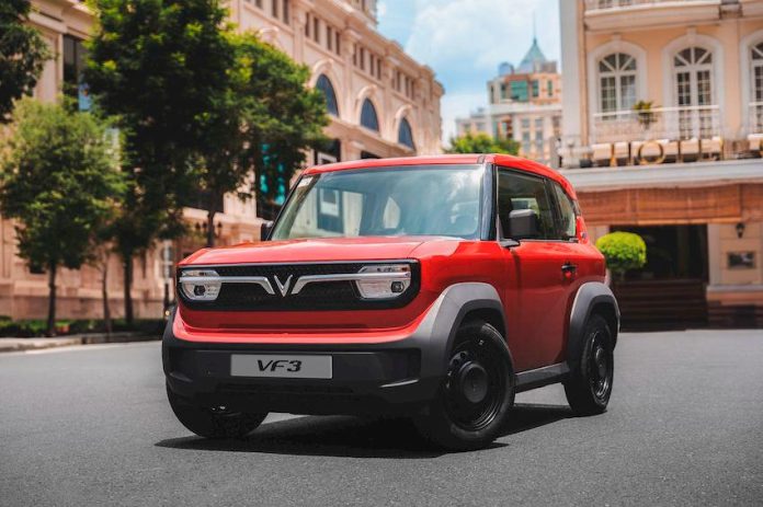 VinFast Builds Trust in EV with Long Warranties