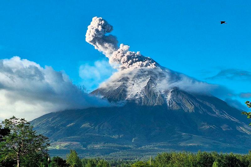 Volcano in Philippines sends ash miles into the air