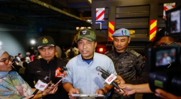 Warga asing sembunyi dalam tangki air elak serbuan imigresen