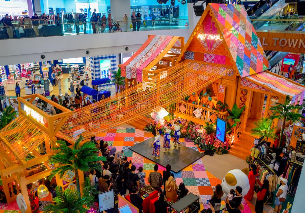 ‘Warmth of heritage, with weaves of gratitude’ at MyTOWN Shopping Centre ‘Warmth of heritage, with weaves of gratitude’ at MyTOWN Shopping Centre