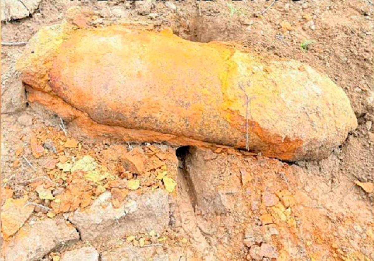 World War II bomb discovered in Lahad Datu river by fisherman World War II bomb discovered in Lahad Datu river by fisherman