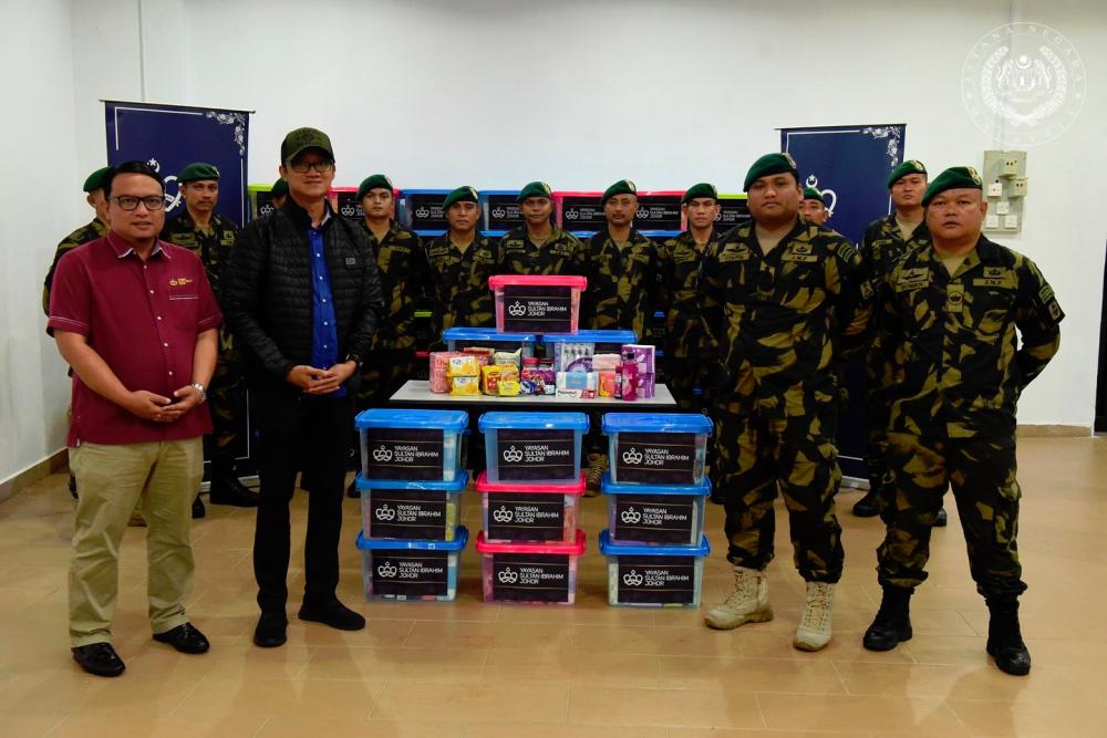 YSIJ donates disaster relief kits to flood victims YSIJ donates disaster relief kits to flood victims