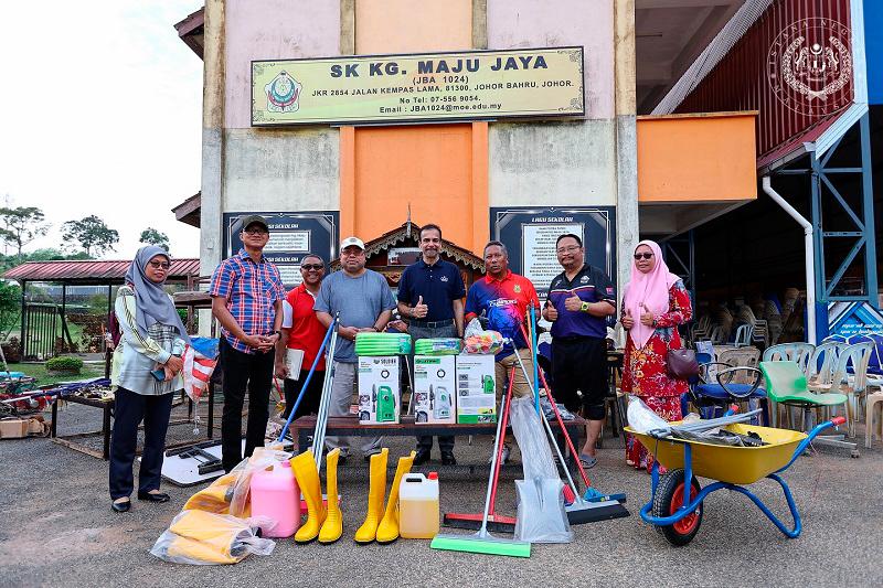YSIJ provides post-flood cleaning equipment to affected schools YSIJ provides post-flood cleaning equipment to affected schools