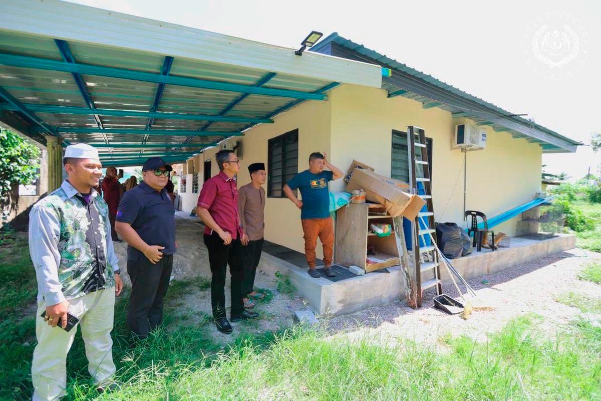 YSIJ repairs homes for two struggling families in Mersing YSIJ repairs homes for two struggling families in Mersing