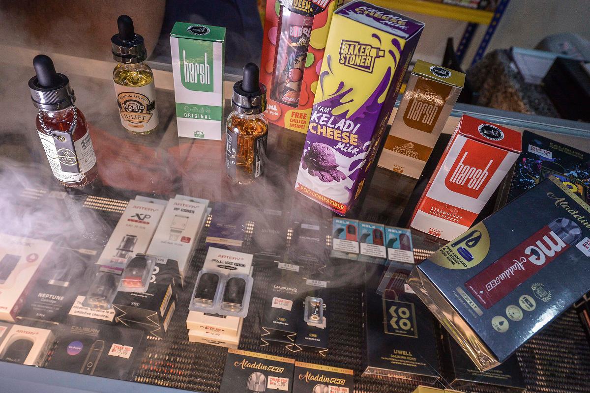 Youth should leave vape business for better sectors - State deputy minister Youth should leave vape business for better sectors - State deputy minister