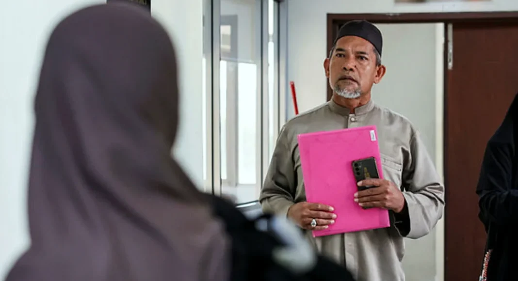 Bekas pengetua sekolah agama hadapi 23 tuduhan pecah amanah