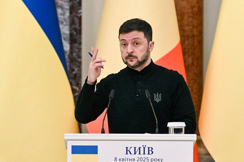 Zelensky says Russia dragging Beijing into war by recruiting Chinese fighters Zelensky says Russia dragging Beijing into war by recruiting Chinese fighters