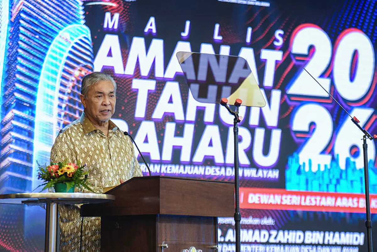 Malaysia proposes 10-year limit for prime minister's tenure
