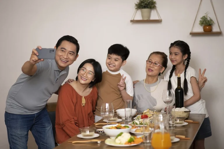 Family gatherings: Why teens, young adults avoid them