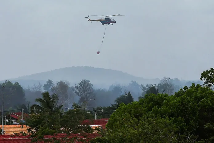 bomba (1) Peatland fire victims return home as Johor air quality improves