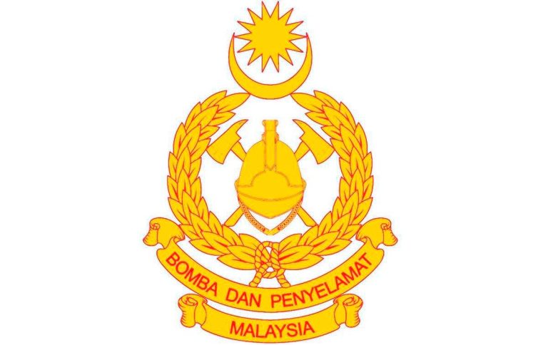 Bomba Johor lancar pengeboman air udara padam kebakaran gambut