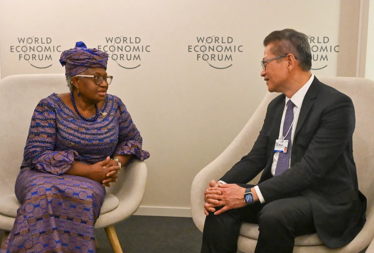 financial Paul Chan attends the World Economic Forum Annual Meeting in Switzerland; spotlights Hong Kong’s advantages as an international hub for trade and finance