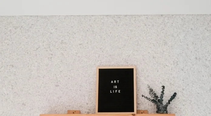 Space-saving, cheap furniture for small apartments